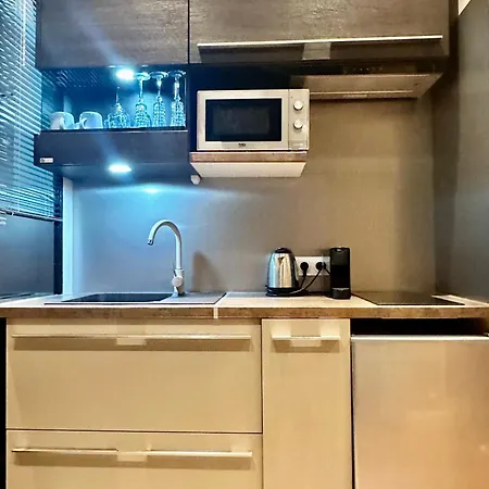 Louvre, Place Vendome, Champs-elysees Paris