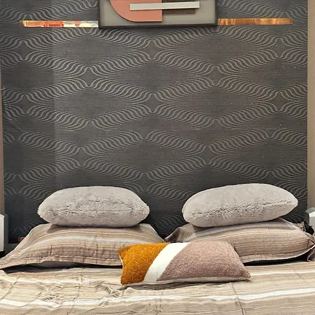 Louvre, Place Vendome, Champs-elysees Apartment *