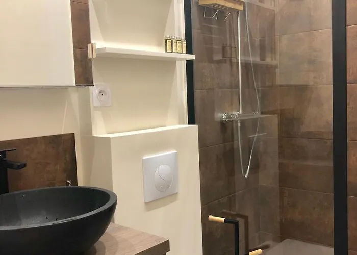 Louvre, Place Vendome, Champs-elysees * Parijs